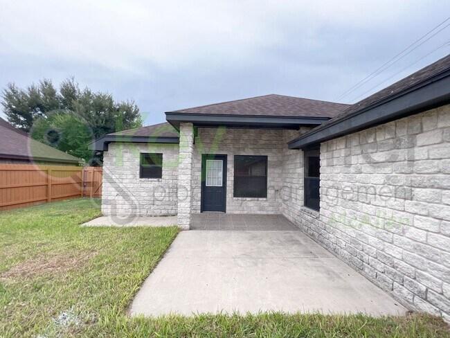 Building Photo - Beautiful 3b /2 bath home in McAllen