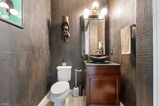 Building Photo - 5 br, 3 bath House - 1512 Bursera Ter