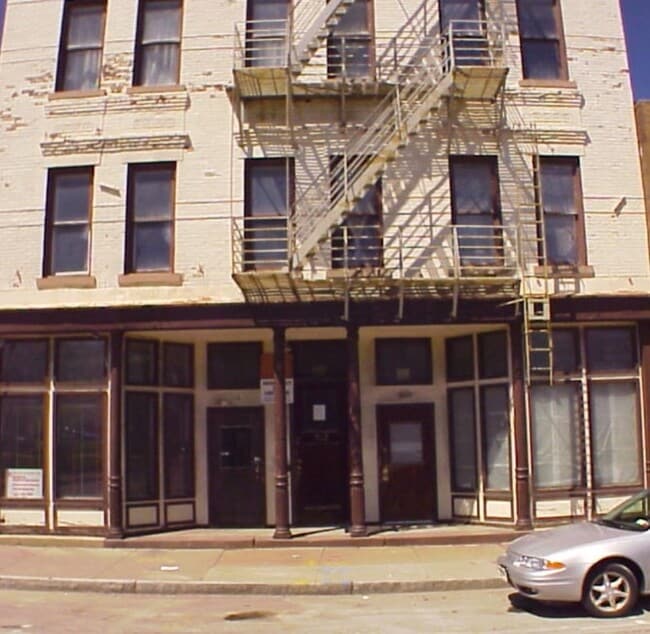 Primary Photo - 510 W Main St