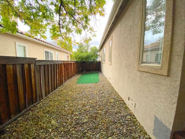 Building Photo - Near Disc Drive - Sparks Single Story 3 Bedroom House