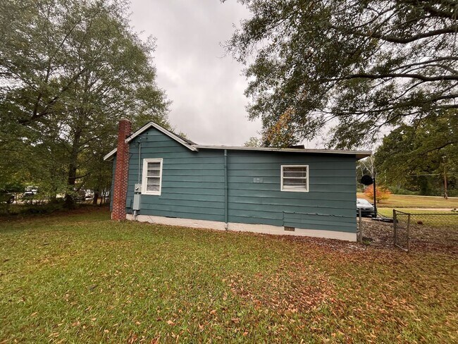 Building Photo - Move-In Ready Home at Unbeatable Value! Lo...