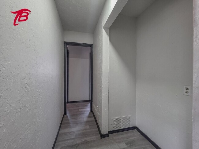 Building Photo - Charming 4-Bedroom Home with Spacious Yard