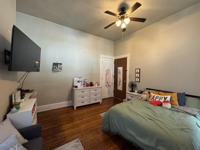 Building Photo - 26 Conklin St