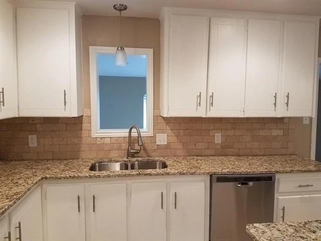 Building Photo - 100 Lochness Ln