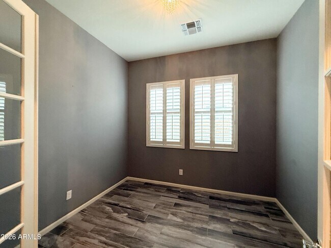 Building Photo - 20618 W Edgemont Ave