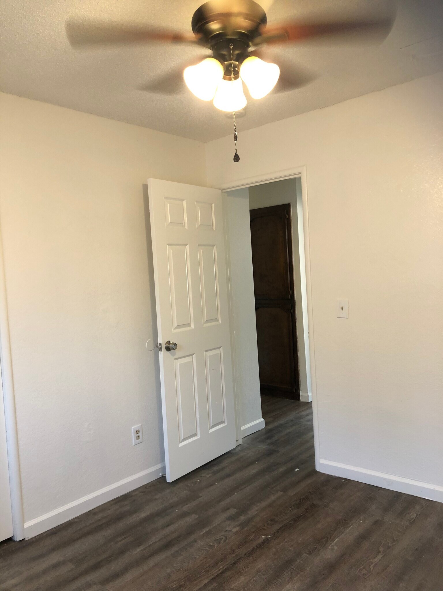 Building Photo - 2514 W Hemlock Ct