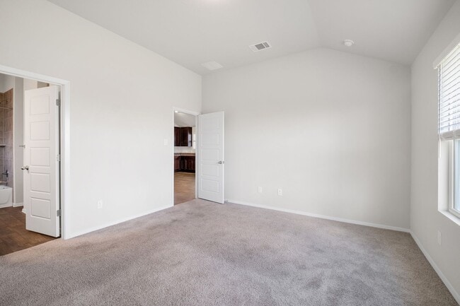 Building Photo - Thriving 3 Bedroom, 2 Bath Home in San Mar...