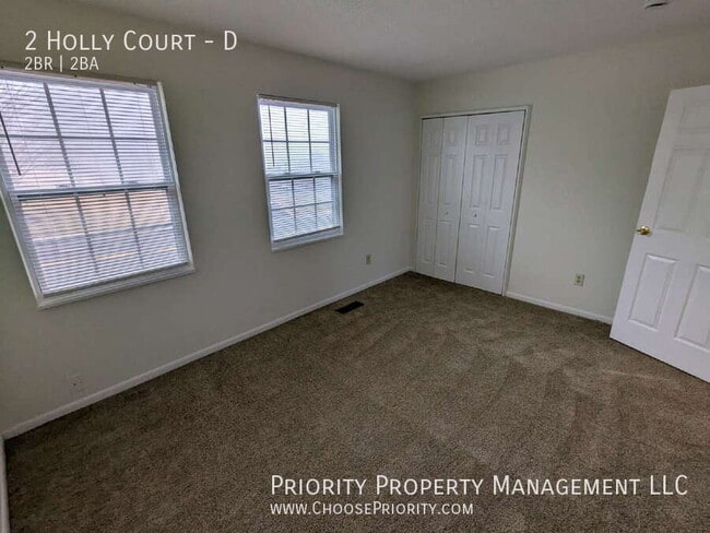 Building Photo - 2 Holly Ct