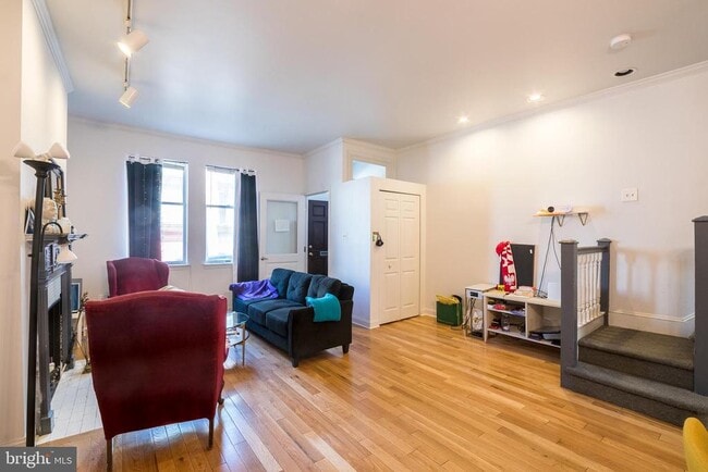 Building Photo - 1938 Pine St