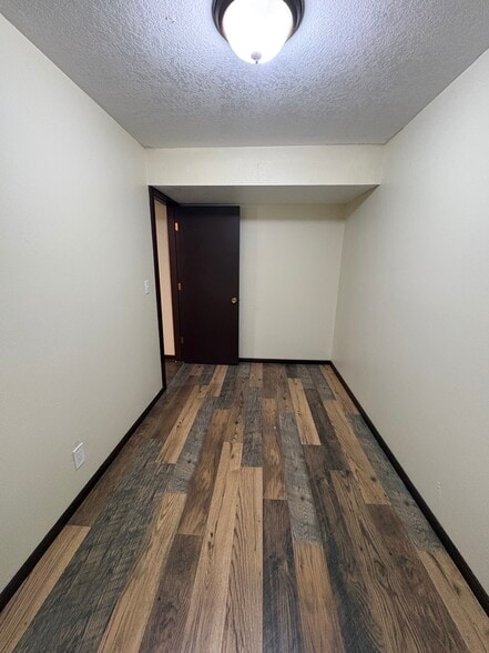 Building Photo - 8020 SW Sorrento Rd