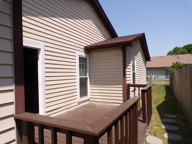 Building Photo - 1823 Shetland Rd