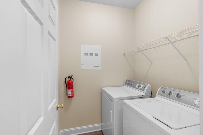 Building Photo - 239 Portsmith Dr