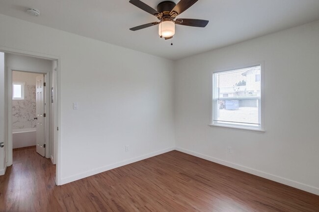 Building Photo - Updated 2-Bed Condo in Prime North Park