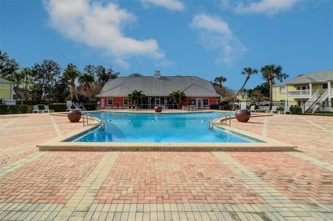 Building Photo - 136 Pompano Dr SE