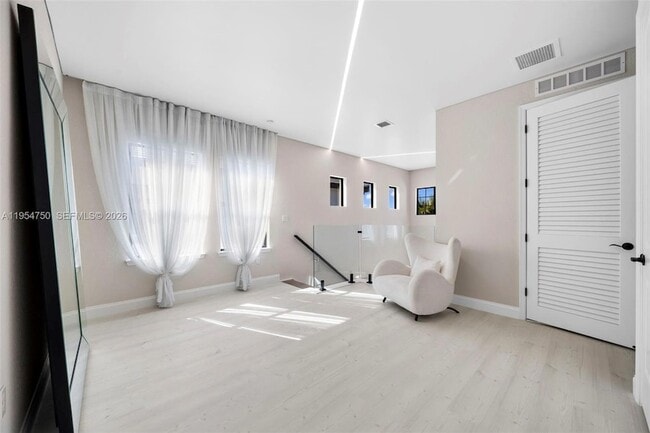 Building Photo - 4642 Pinehurst Trl W