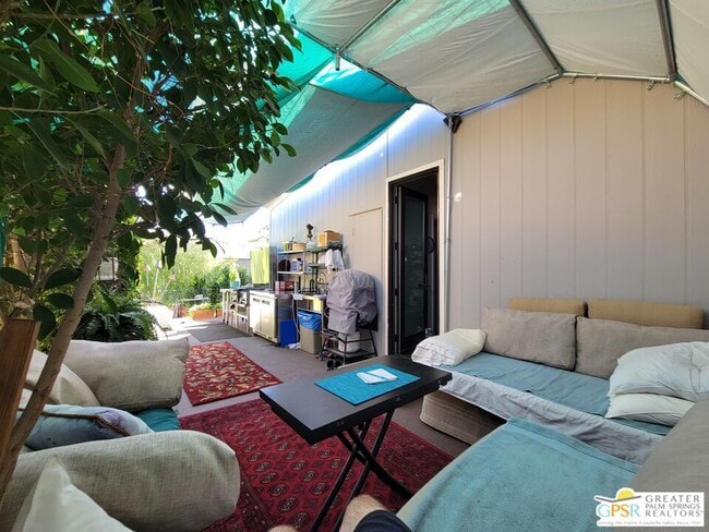 Building Photo - 15300 Palm Dr