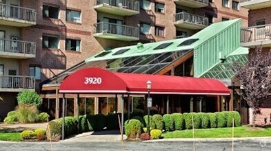 Building Photo - 3920 Mystic Valley Pkwy