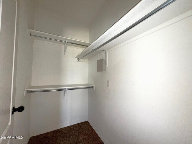 Building Photo - 3729 Loma Brisa Dr