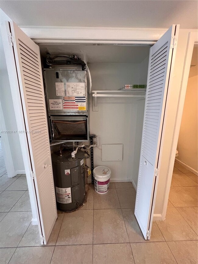 Building Photo - 15221 NE 6th Ave