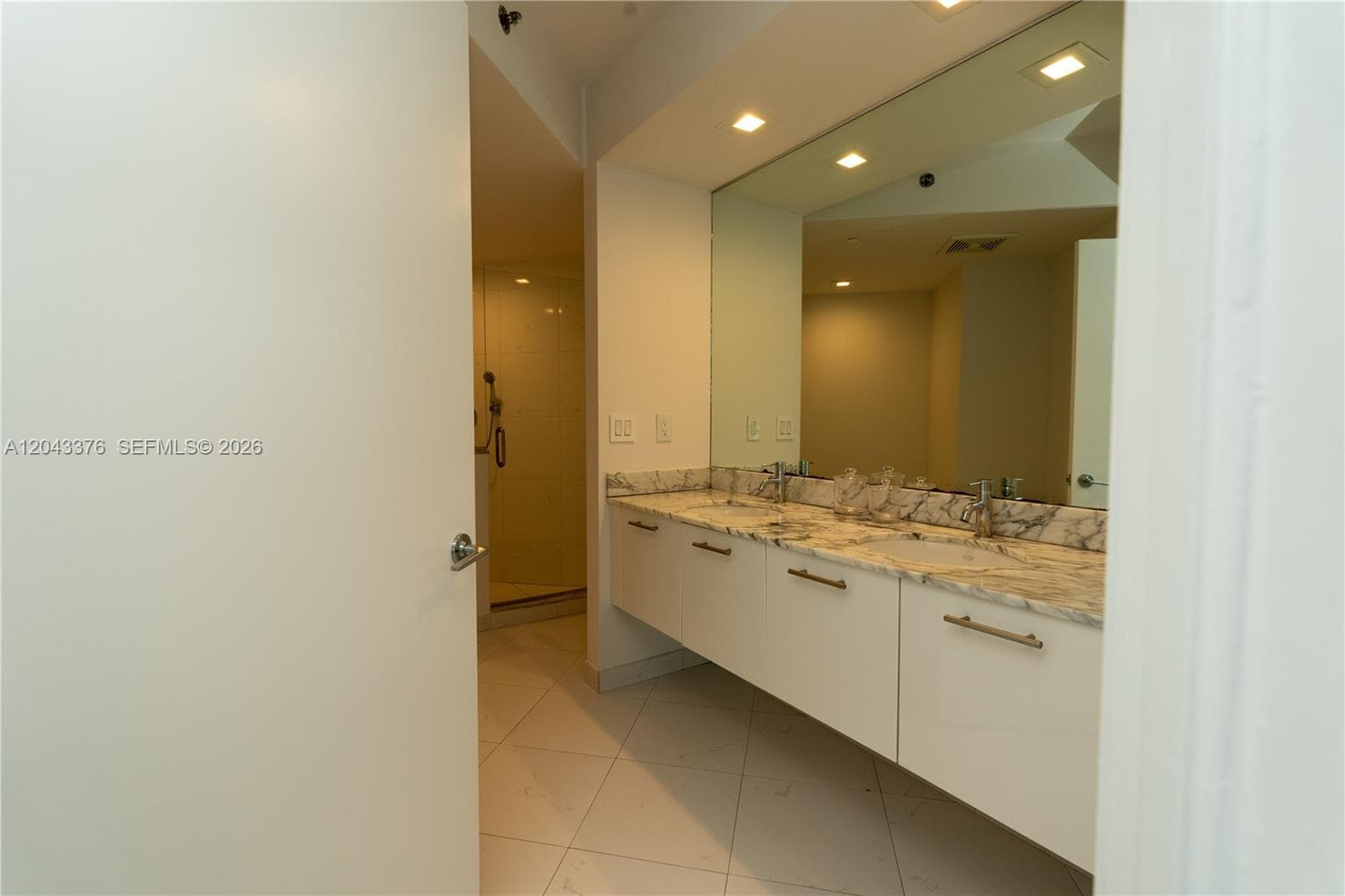 Building Photo - 500 Brickell Ave