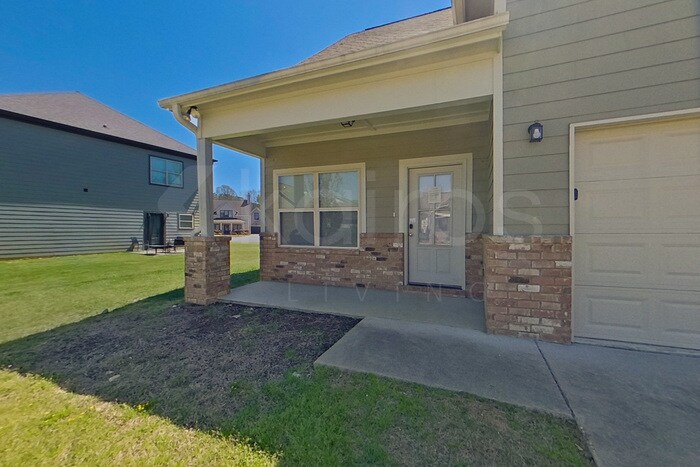 Building Photo - 105 Robin St