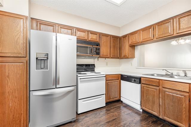 Building Photo - 5740 Martel Ave