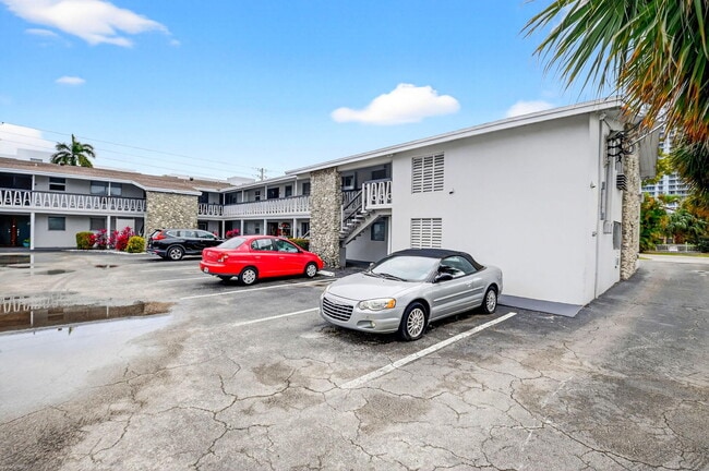 Building Photo - 510 Lake Shore Dr