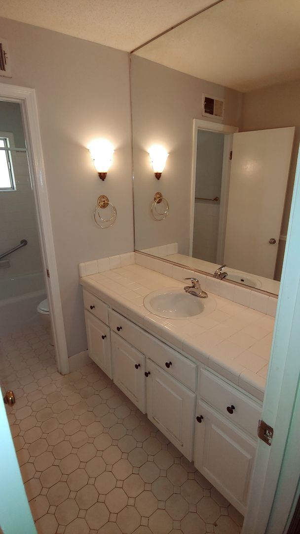 Building Photo - Nice 3 bedroom 2 bath Home in Northwood Lake