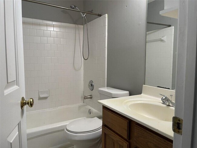 Building Photo - 2754 Regent Walk Dr