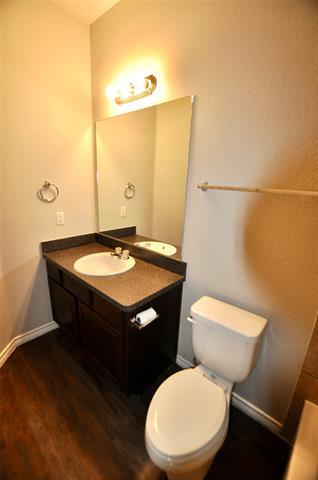 Building Photo - 1106 Story Book Ln