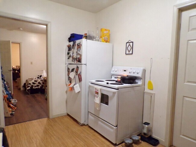 Building Photo - 316 Main St