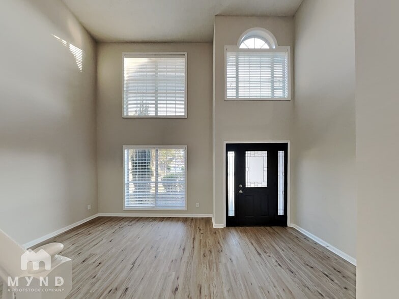 Building Photo - 839 Whitehaven Ln