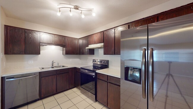 Building Photo - 2 WEEKS FREE! ALL TILE 3 BEDROOM, 2 BATH, ...