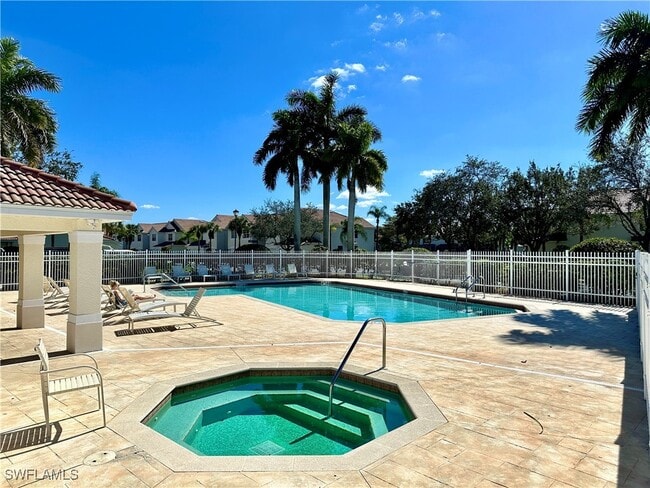 Building Photo - 912 Hampton Cir