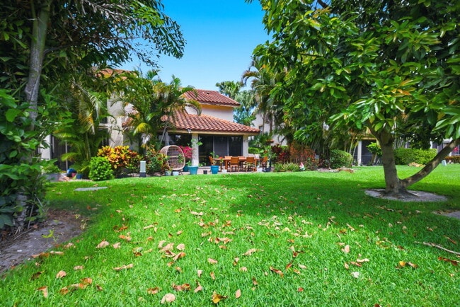 Building Photo - 7798 La Mirada Dr