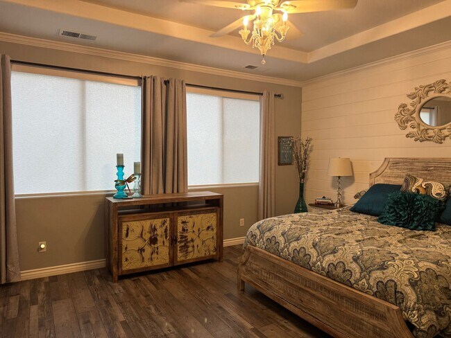 Building Photo - Beautiful 5 Bedroom, 3 Bath Home + Loft in Quail Lake, Clovis, CA