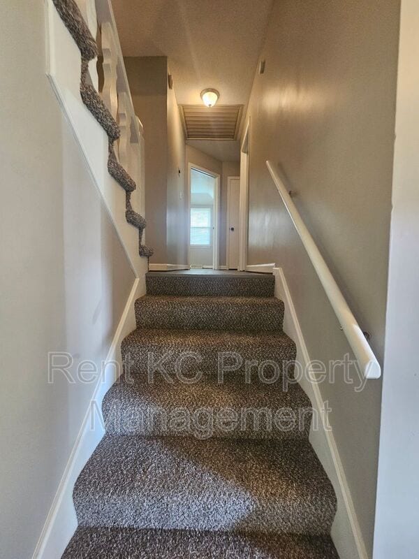 Building Photo - 10013 N Harrison Dr
