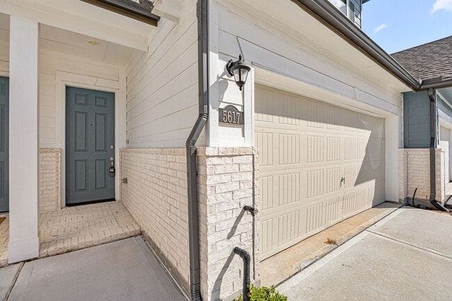 Building Photo - 5617 Evanston Ln