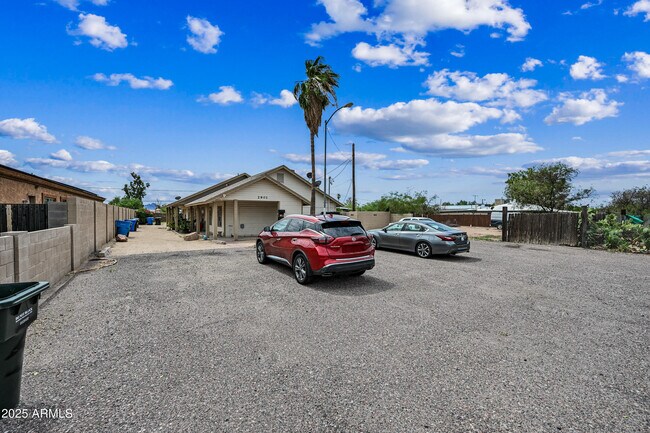 Primary Photo - 2901 E Campo Bello Dr