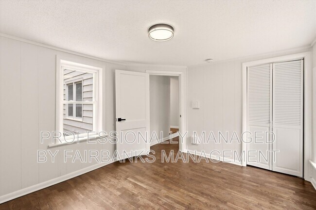 Building Photo - 5224 England St