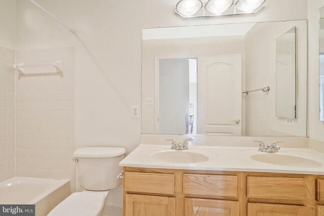 Building Photo - 9980 Cyrandall Dr