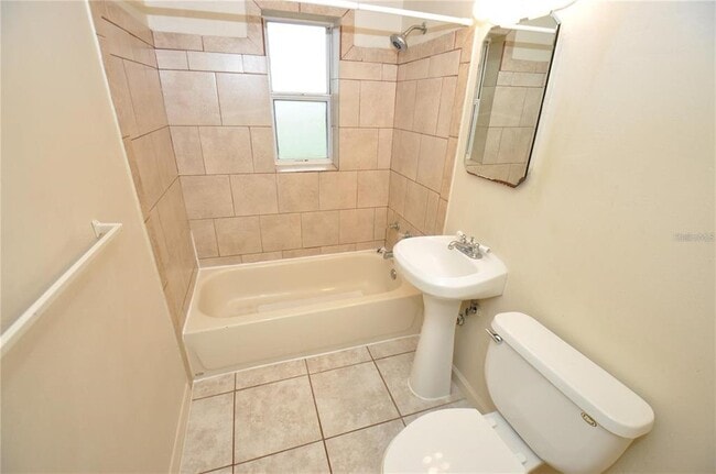 Building Photo - 4924 Pilgrim Ln