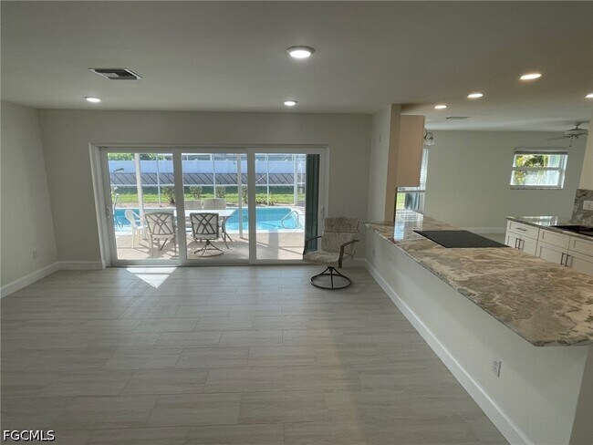 Building Photo - 3502 SE 22nd Pl