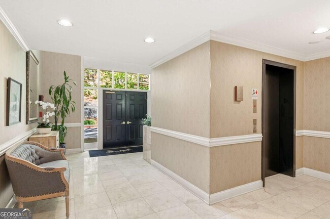 Building Photo - 24307 Plantation Dr NE