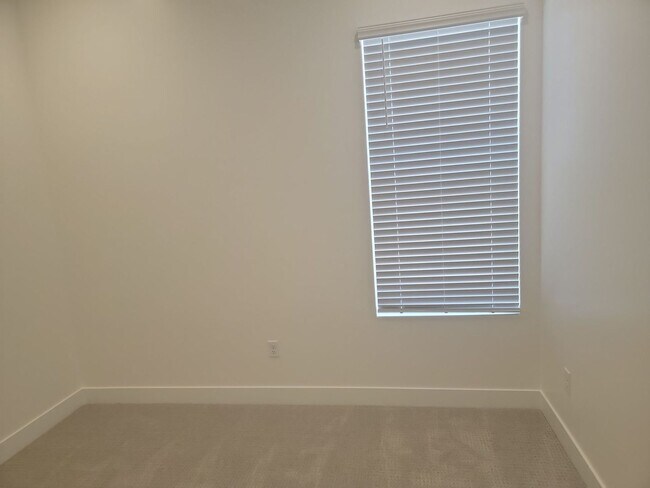 Building Photo - Bright and Spacious NEW 3 Bedroom Home!