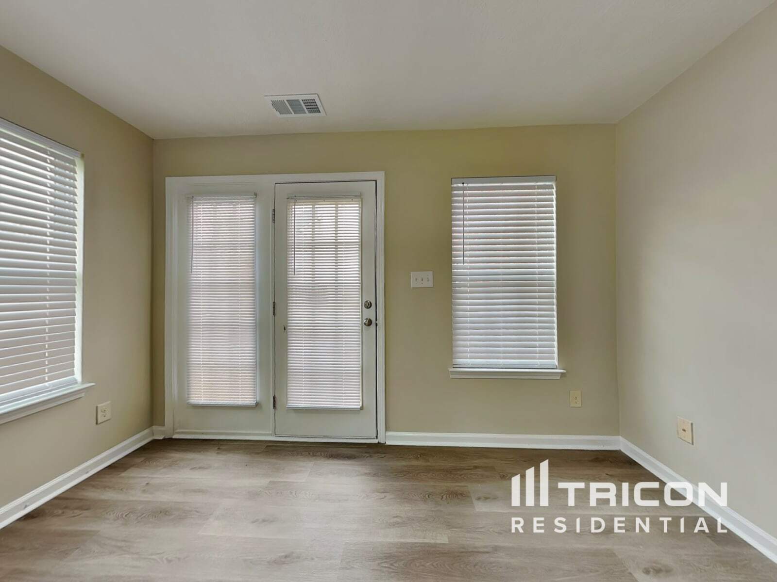 Building Photo - 6039 Reynolds Cir