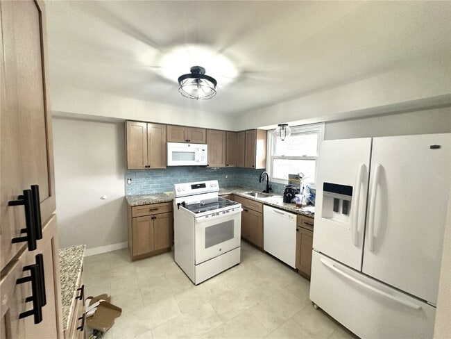 Building Photo - 67 Strecker Rd