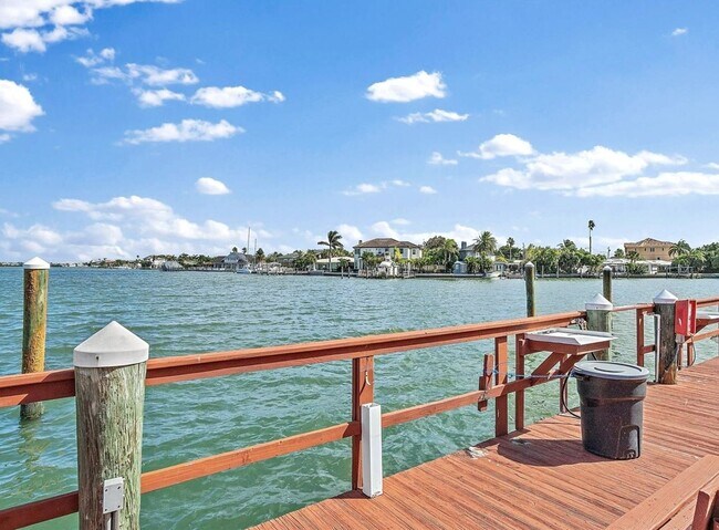 Building Photo - Fully Furnished 2 Bedroom 2 Bath St. Pete Beach Condo!