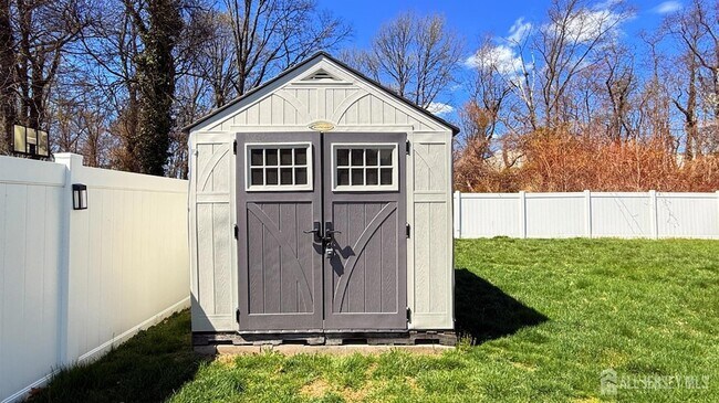 Building Photo - 39 Caldwell Rd