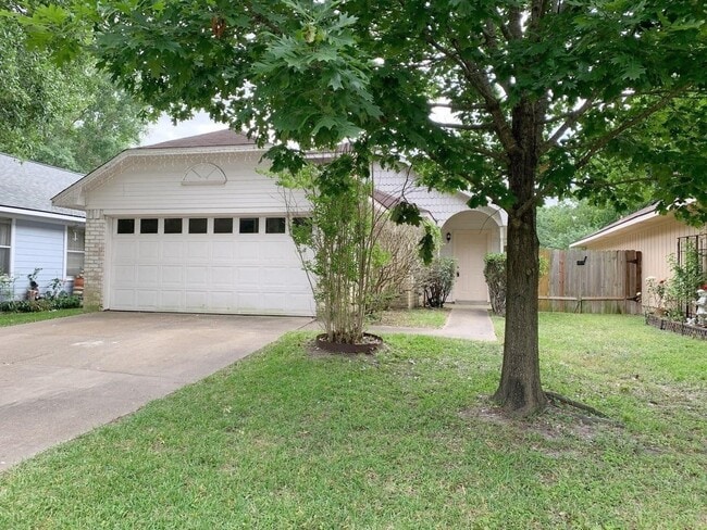 Building Photo - 13711 Carsa Ln